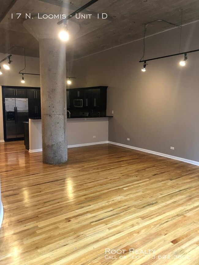 Building Photo - 17 N Loomis St