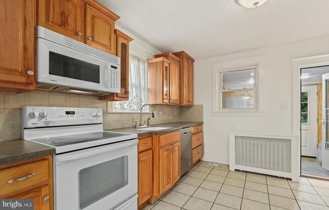 Building Photo - 7844 St Thomas Dr