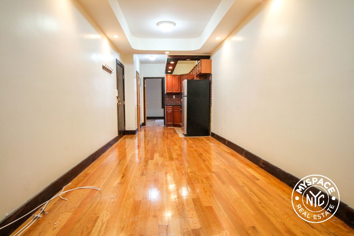 Foto principal - 166 Wilson Ave