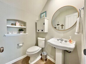 Building Photo - 46 Flickering Sun Ct