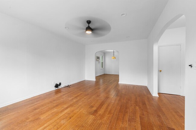 Foto del edificio - 172 W 49th St