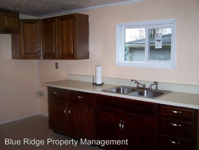Building Photo - 3 br, 1.5 bath House - 520 Old Beason Well Rd