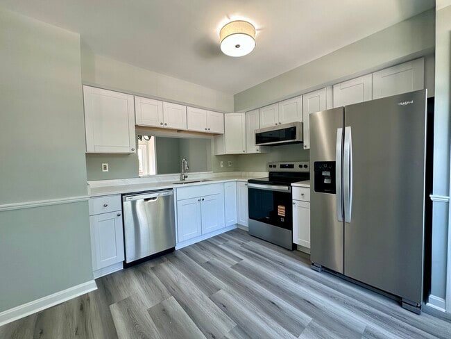 Building Photo - 6731 Sandpiper Ct