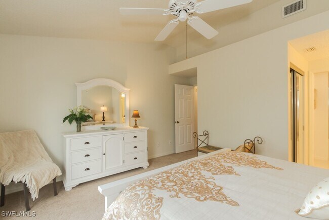 Foto del edificio - 1044 Woodshire Ln