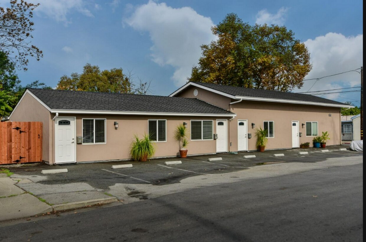 Foto principal - 675 Hamline St
