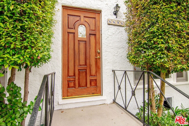 Foto del edificio - 6686 Drexel Ave