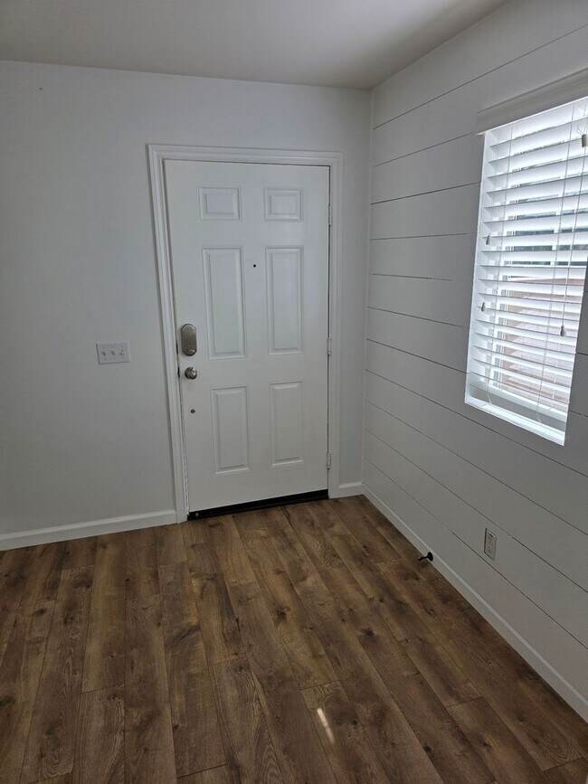 Foto del edificio - Beautiful Single Level 4 Bedroom located in Canyon Hills