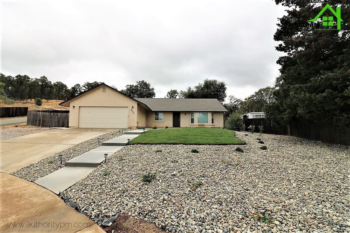 Foto principal - 2381 Yellow Finch Way