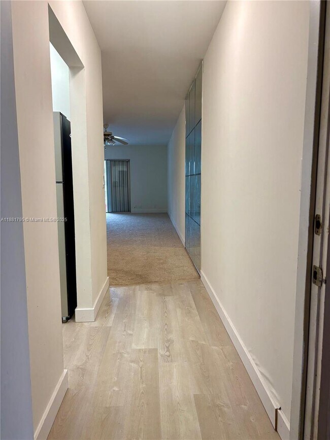 Building Photo - 300 Golden Isles Dr