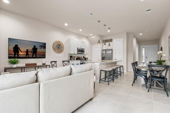 Building Photo - 7568 Sunflower Cir
