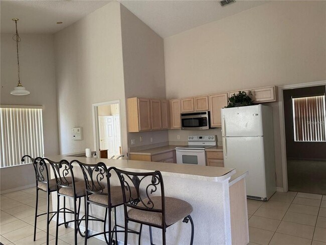 Building Photo - 525 Corvina Dr