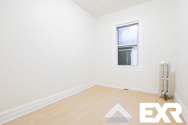 Building Photo - 893 Albany Ave