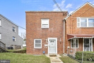 Building Photo - 4025 1st St SW