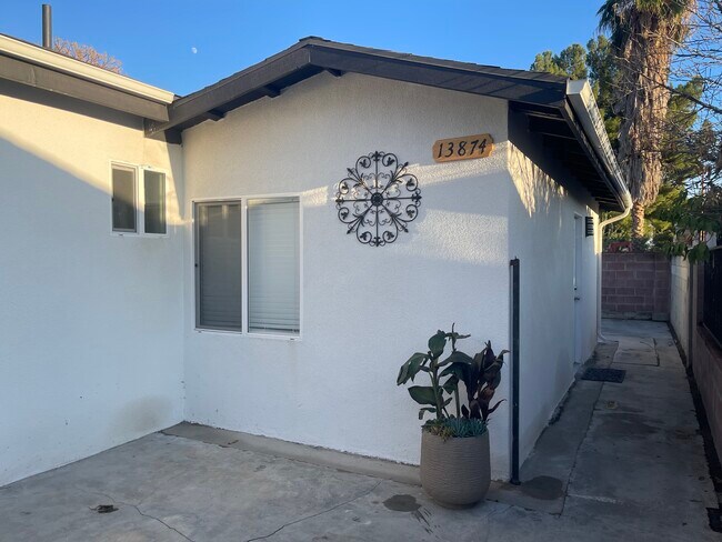 Private entrance with secure yard for child or your furry friend. - 13874 Weidner St