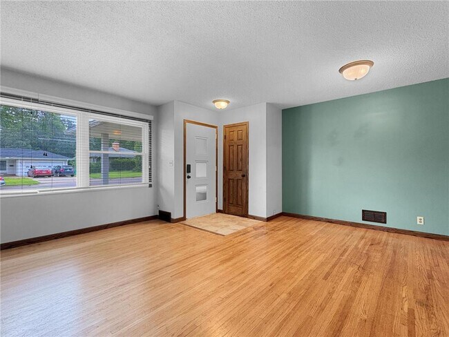Foto del edificio - 7110 W 23rd St