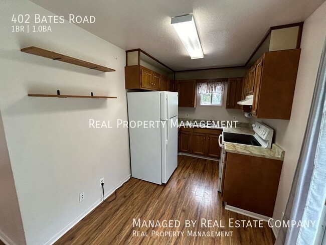 Building Photo - Adorable Kelso  Cottage on Private Wooded Lot