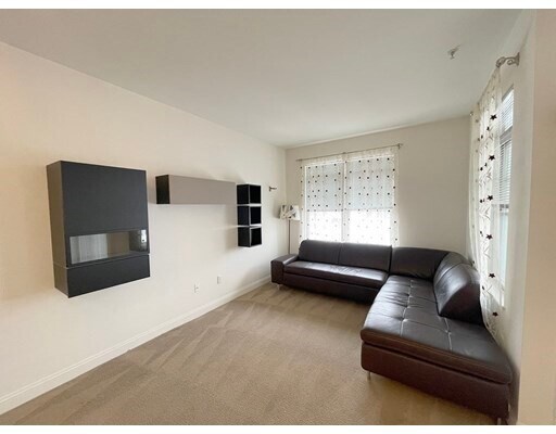 Foto del edificio - 614 Pond St