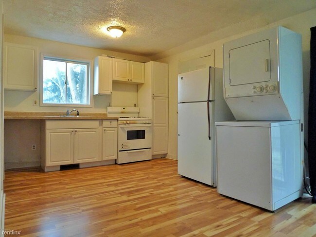 Foto del edificio - 338 Goguac St W