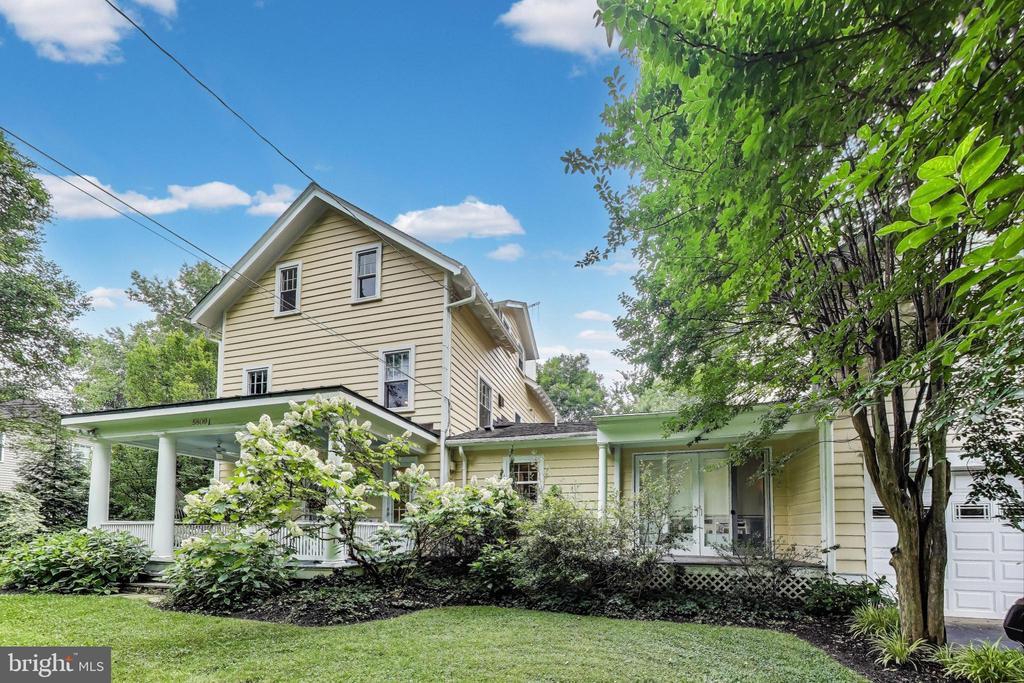 Foto principal - 5809 Grosvenor Ln
