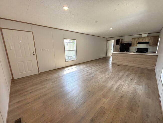 Building Photo - 3110 Victory Dr