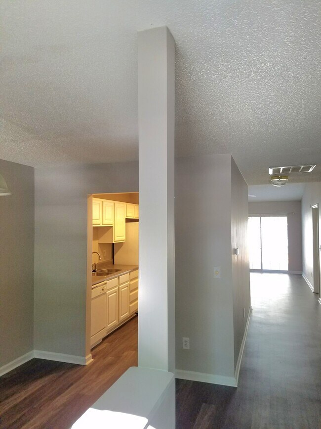 Foto del edificio - 1563 Blaze Ln