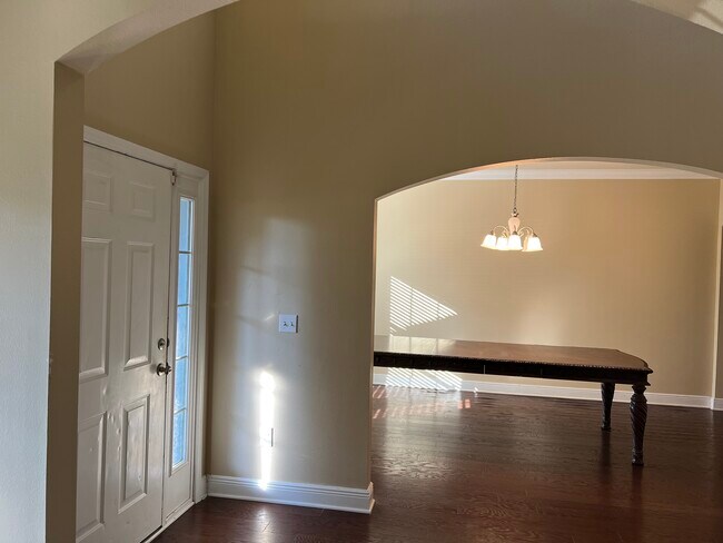 Building Photo - 68 Hemingway Ln