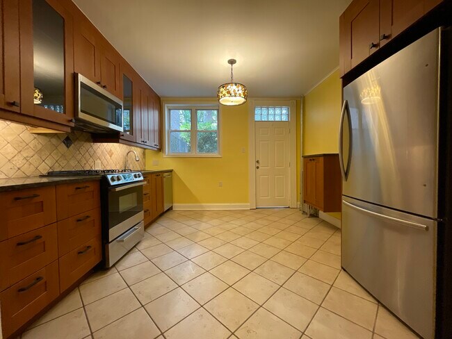 Foto del edificio - 348 15th St