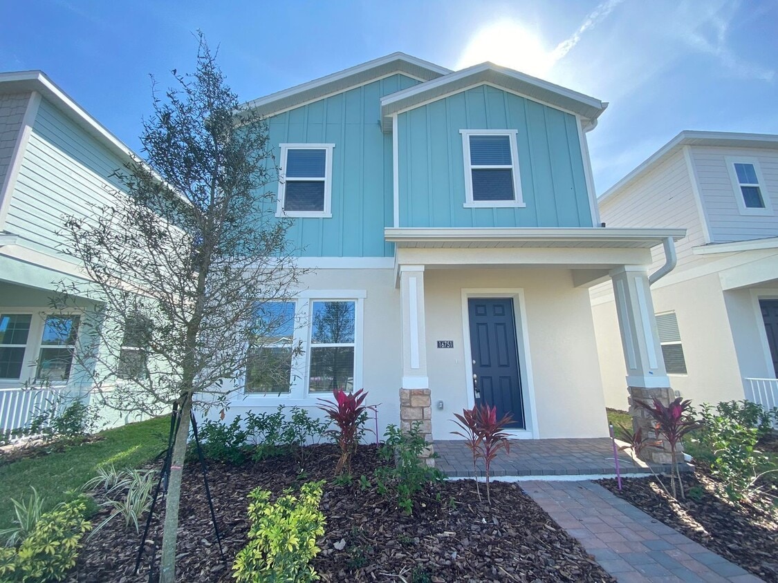 Photo - 16751 Hamlin Vista Aly