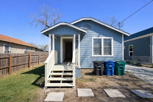 Building Photo - 1411 Lamar St