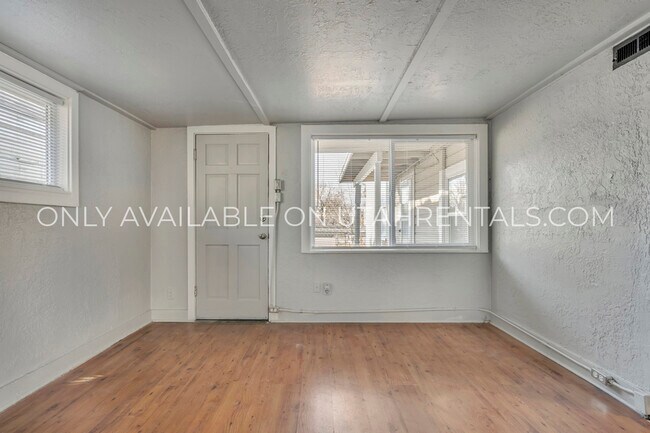 Foto del edificio - 629 1/2 S 400 E