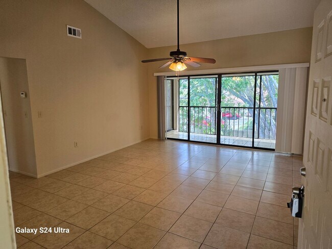 Foto del edificio - Great Location