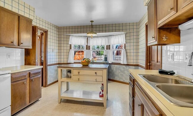 Foto del edificio - 561 Summit Ridge Dr