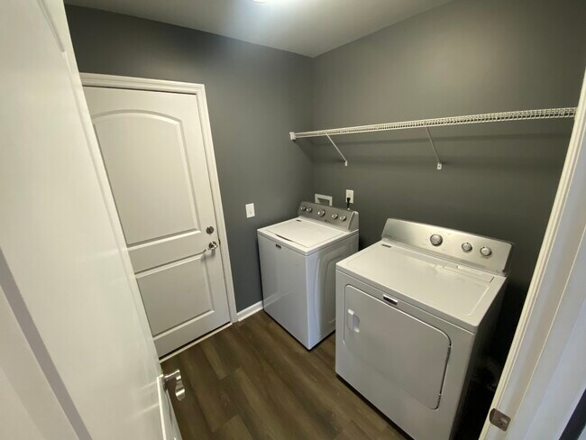 Foto del edificio - 1003 Jackson Heights Rd