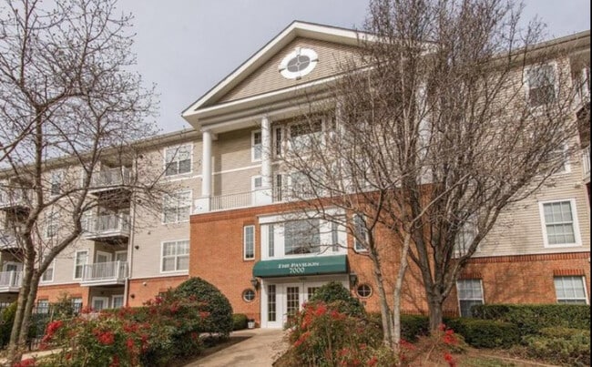 Building Photo - 7000 Falls Reach Dr