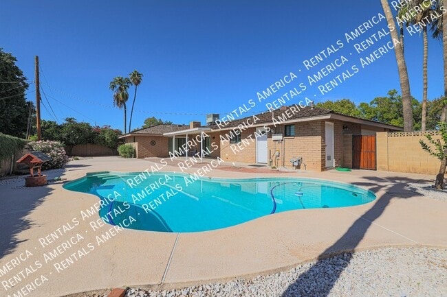 Building Photo - Excellent 4 Bedrm w/ Pool & Landscape Srvc...