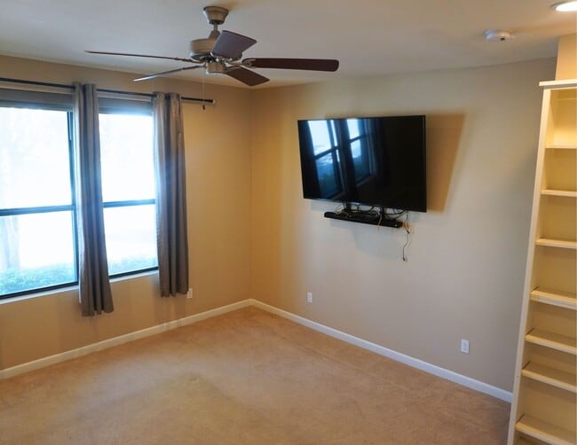 Foto del edificio - 1445 Ozark Ave