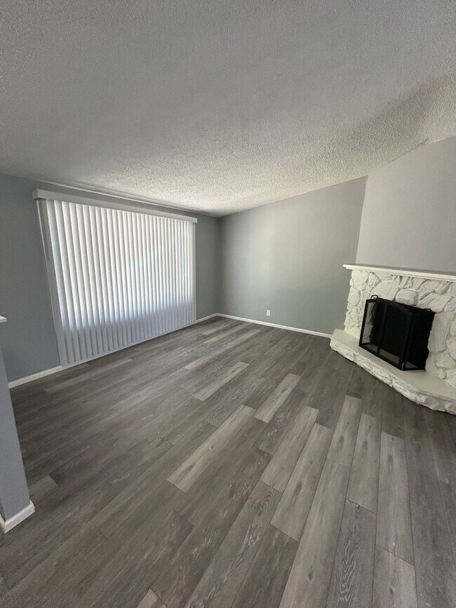Foto del edificio - 24783 Parkside Dr