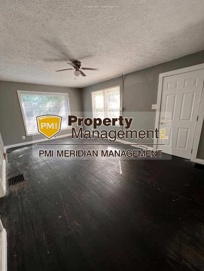 Building Photo - Beautiful Hidden 3 Bed 1.5 Bath