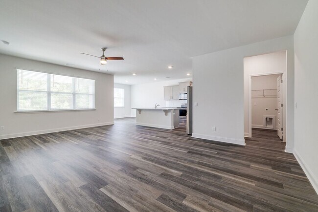Foto del edificio - Beautiful 4BR Home in Woodland Trail – Top...