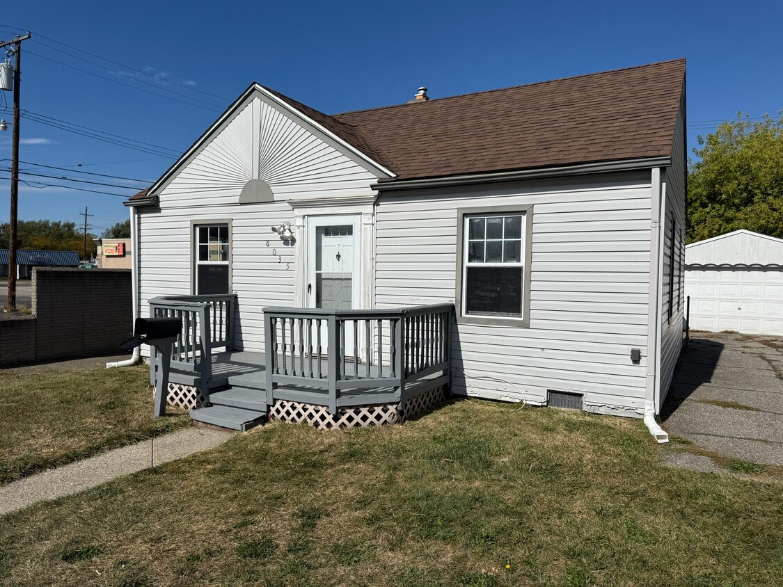 Foto principal - 8035 Chapp Ave