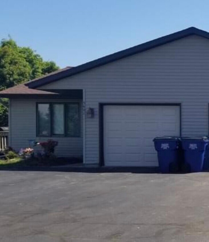 224573 Country Ln, Wausau, WI 54401 Townhome Rentals in Wausau WI