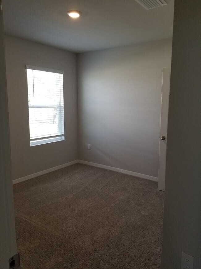 Foto del edificio - New Construction, Rent Ready 4/2/2