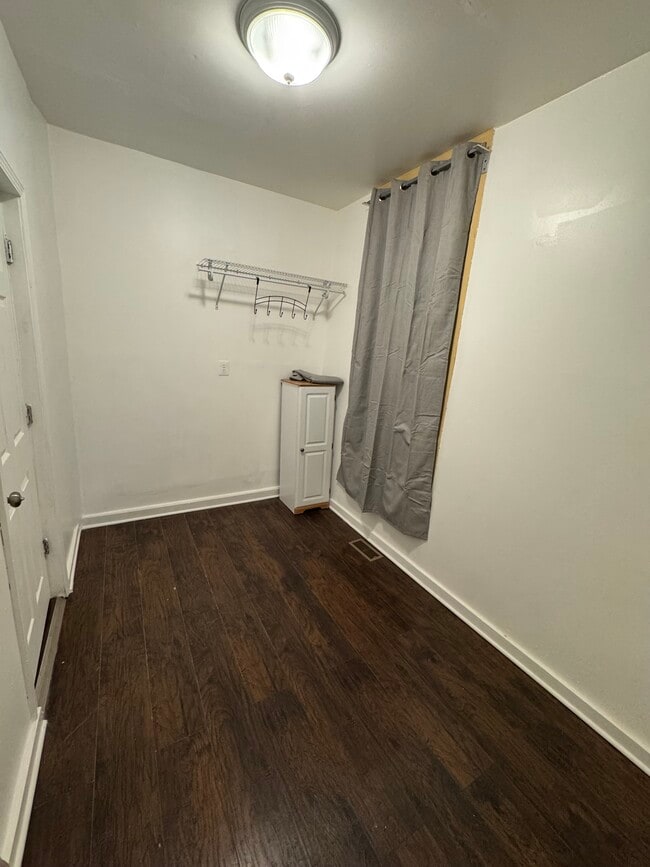 Room #1 - 917 W 35th St