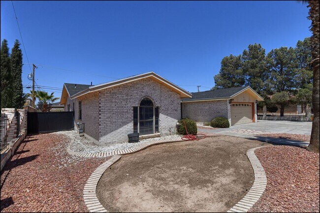 Building Photo - Available to view!