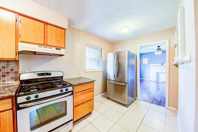 Foto del edificio - AVAILABLE May 2024 - Beautiful 3 Bedroom H...