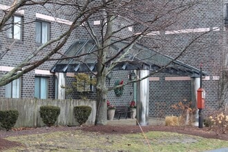 Building Photo - 500 Washington St