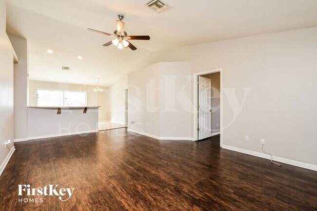 Foto del edificio - 4725 22nd St SW