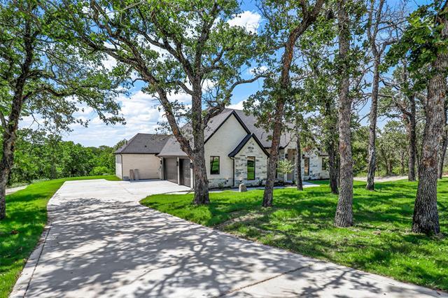 Building Photo - 1064 Glenoaks Dr
