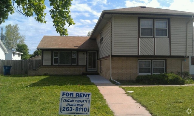 Building Photo - 4015 N Westlawn St