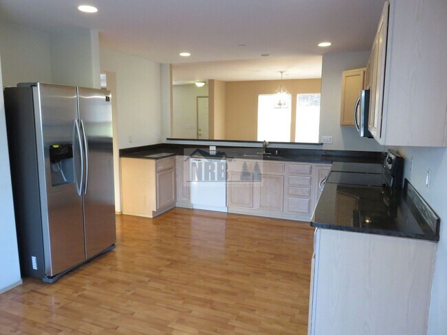 Foto del edificio - Stunning House in Dupont! $500.00 off 1 Month of Rent!